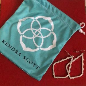 Kendra Scott Sophia Drop Earings in Silver